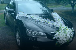 украшение автомобиля на свадьбу