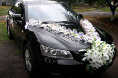 украшение автомобиля на свадьбу